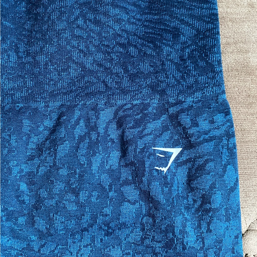 Gymshark Matching Two-Piece Active Set - Picture 7 of 9